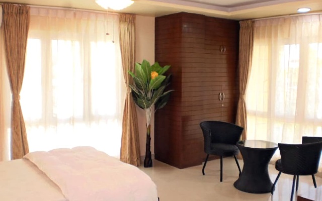 Hotel Hilltop International