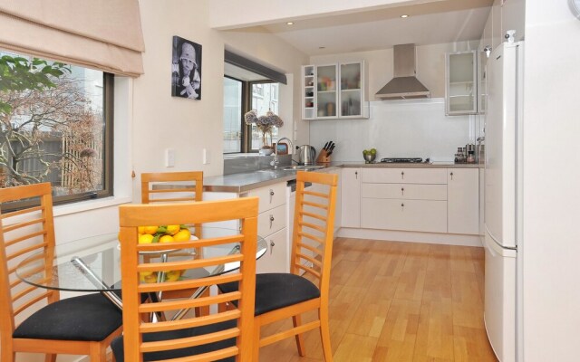 Salisbury St Villa 1