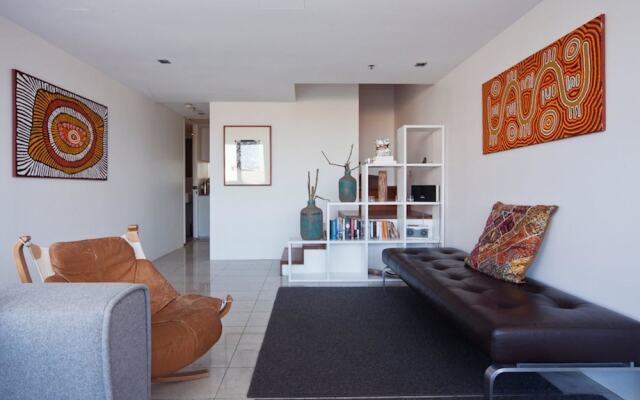 TT606 Sydney 2BR Huge Balcony