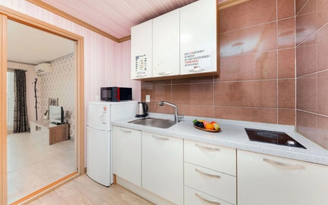 Yeongdeok Gaemitongkku Pension