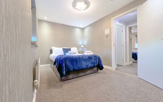 Taylor Close Holiday Home