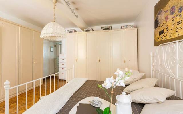 Via Laurina 40 Apartment