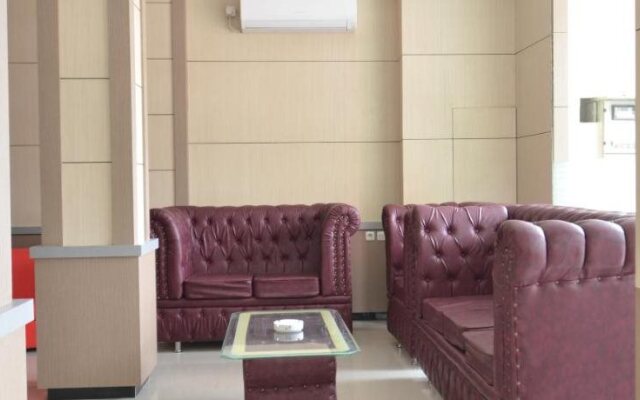 Galaxy Inn Hotel Baubau