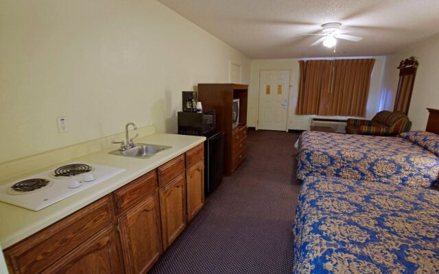 Deluxe Inn & Suites