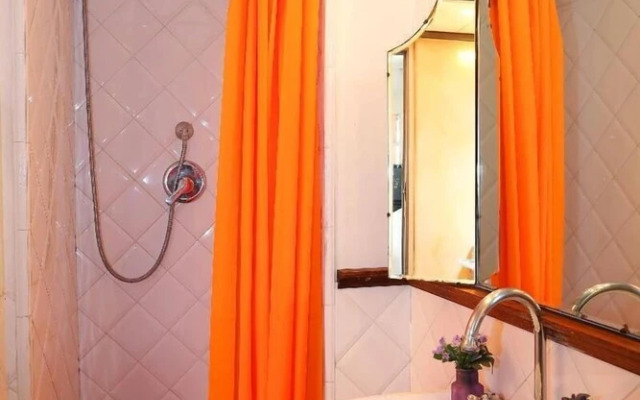 Trastevere Split Level Apartment with Terrace