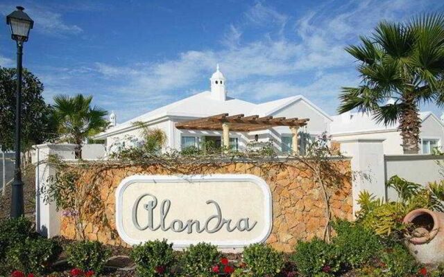 Alondras Villas