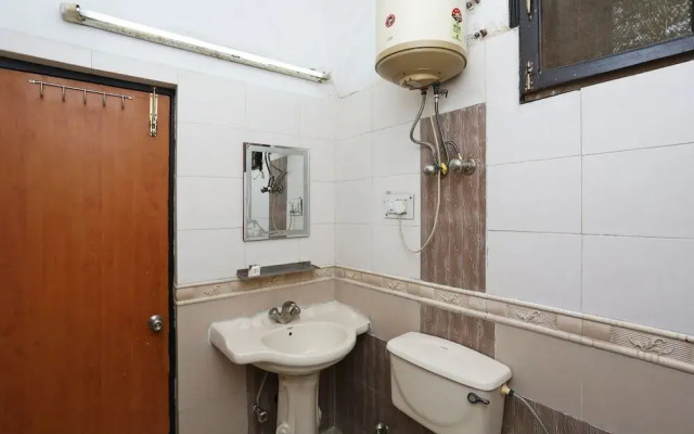 Oyo 12805 Sunrise House