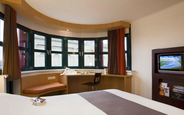 ibis Budapest Heroes Square