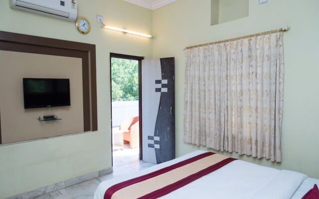 OYO 10499 Hotel Shiv Shakti