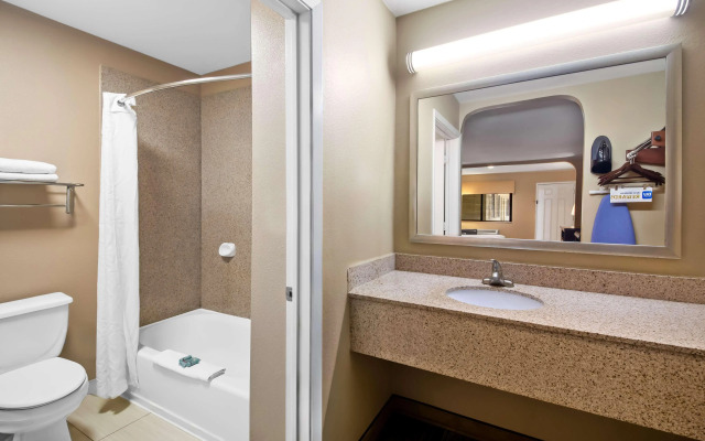 Best Western Cedar Inn