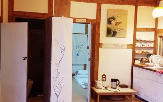 Yujeong Hanok Guesthouse