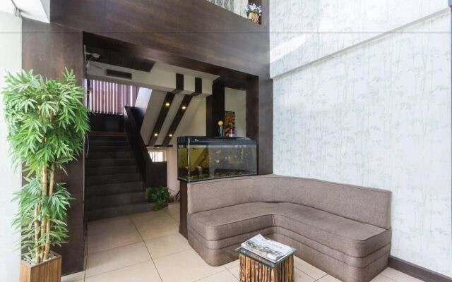 Fabhotel Sholas Residency I