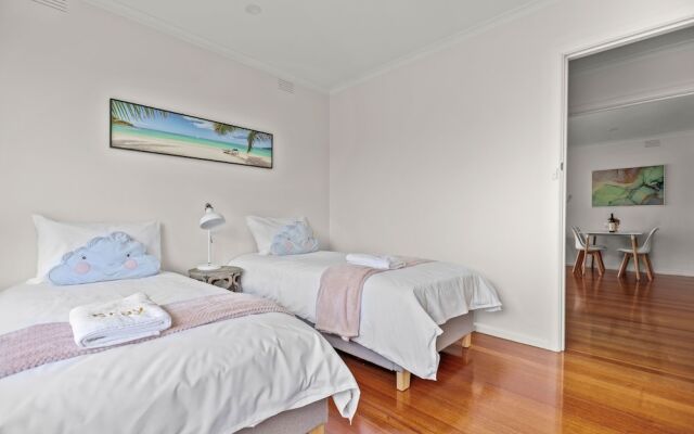 StayAU 2BRM Beach Family House Hampton