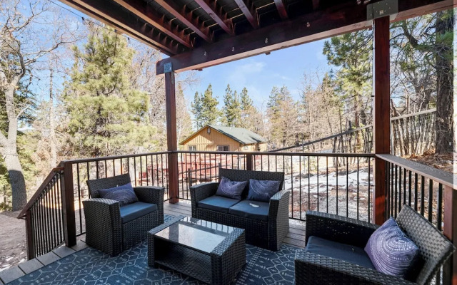 Pine Meadow All Seasons Lodge