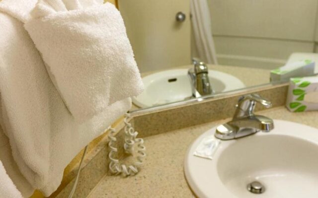 Schooner II Beach and Racquet Club