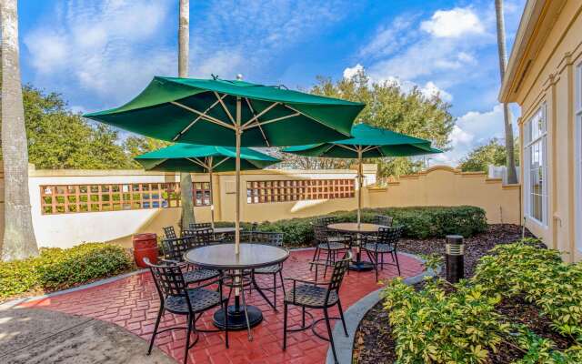 La Quinta Inn & Suites by Wyndham Orlando Airport North