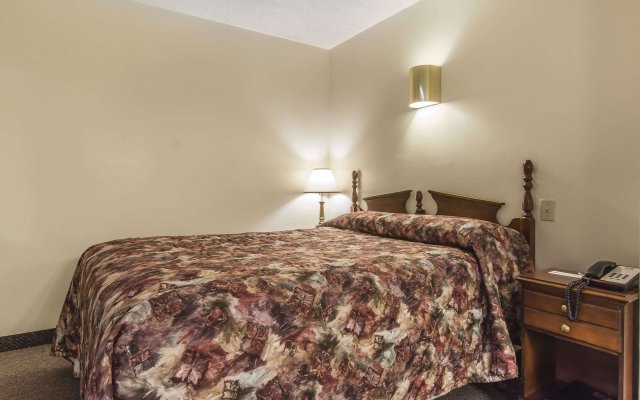 Econo Lodge & Suites Saint John