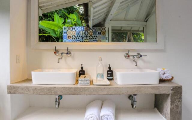 Chanteak Bali - White House 1