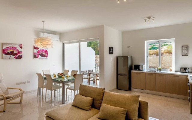 The Hillock North B9