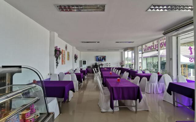 Phet Cha-am Plaza & Resort