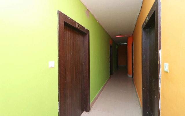 Maa Barabhuja Guest House by OYO Rooms