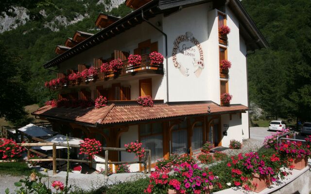 Hotel Garni Lago Nembia