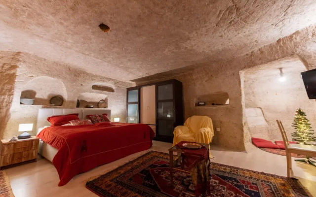 Cappadocia Deep Cave House