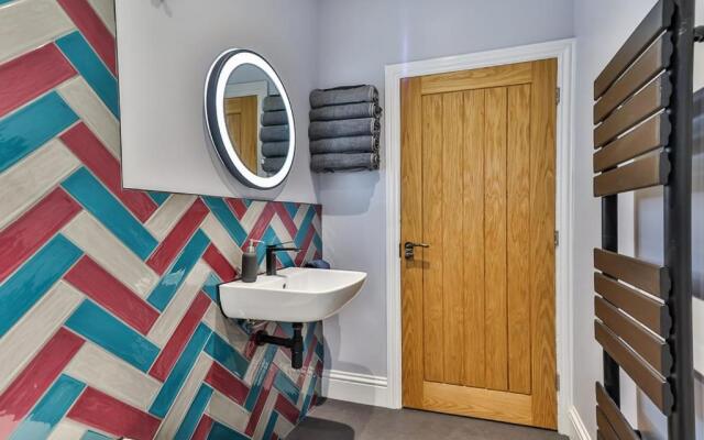 Luxury Spacious Pad with Games Room