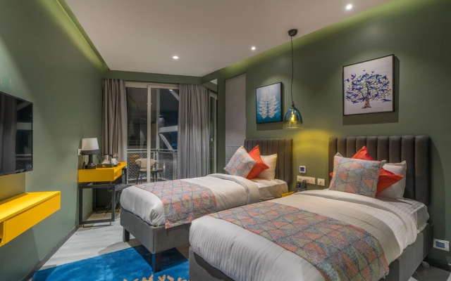 Hotel B Plus L