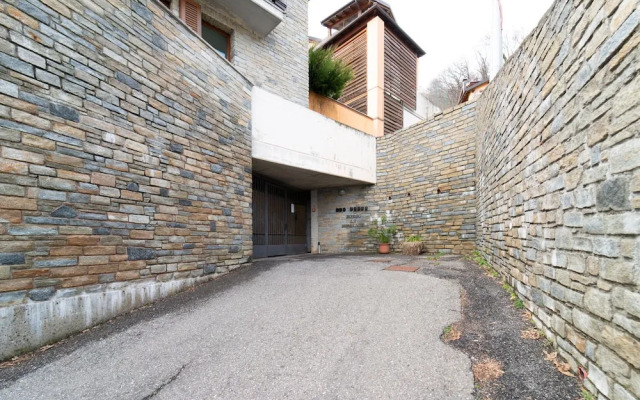 Willow Apartment with Lakeview