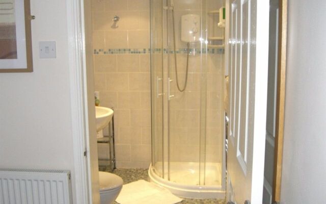 Spindrift Guest House - Adults Only