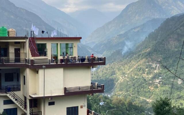 Amardeep Homestay by StayApart