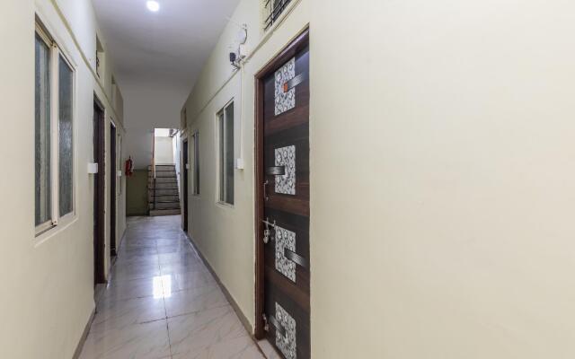 OYO 44037 Shree Palace