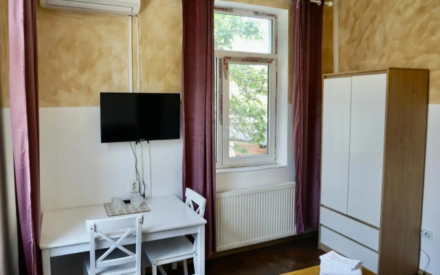 Alfredo Hostel