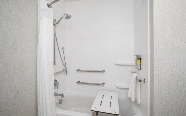 Holiday Inn Express & Suites Ely by IHG