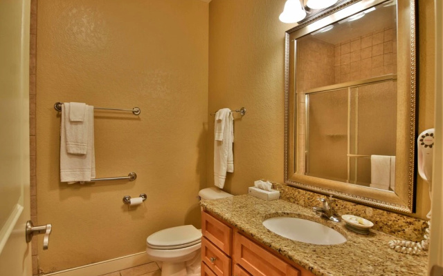 Unit 411b 1bd/ 1ba Efficiency Condo 1 Bedroom Condo by RedAwning