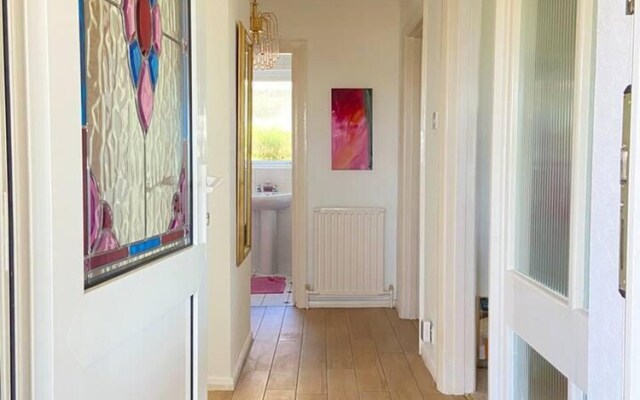 2 Bed Retreat With Amazing Sea Views in Brighton