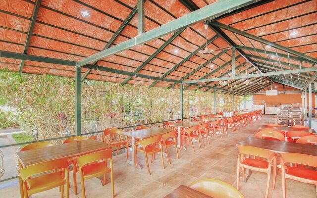 Capital O 30441 Hotel Durgada Siri