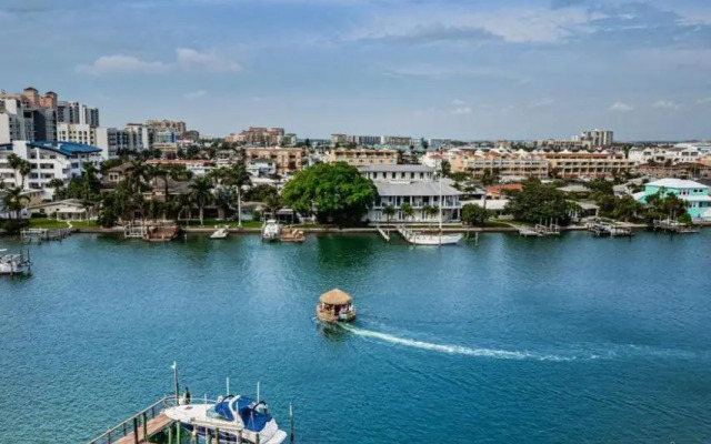 Waterfront Breeze Condo Condo