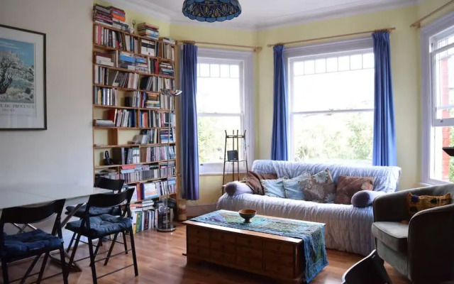 Cosy 1 Bedroom Flat in Quiet Area