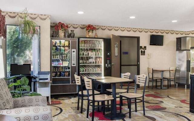 Econo Lodge Grand Forks