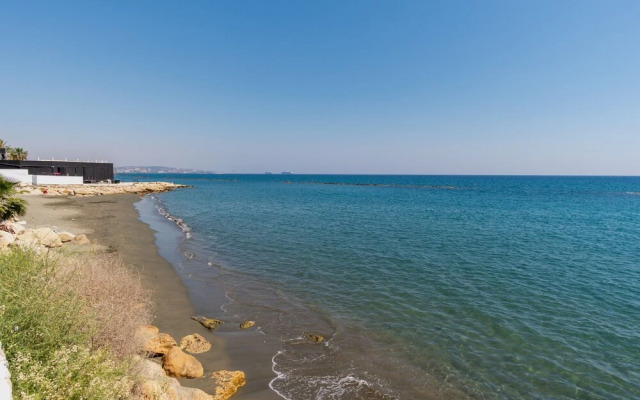 1 Bedroom Apartment With Balcony and Garden-view