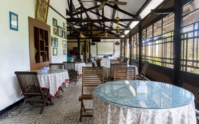 Super OYO 942 Srikandi Hotel