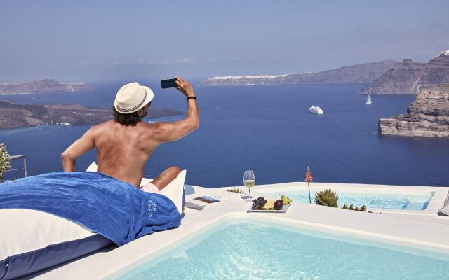 Alti Santorini Suites