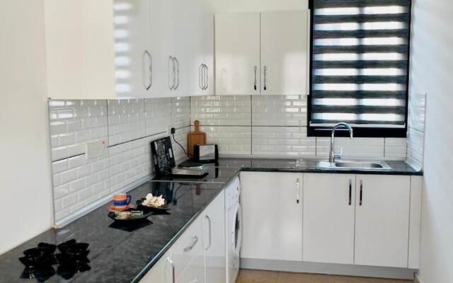 Cozy Sea View Retreat 1 min to Beach in Kyrenia