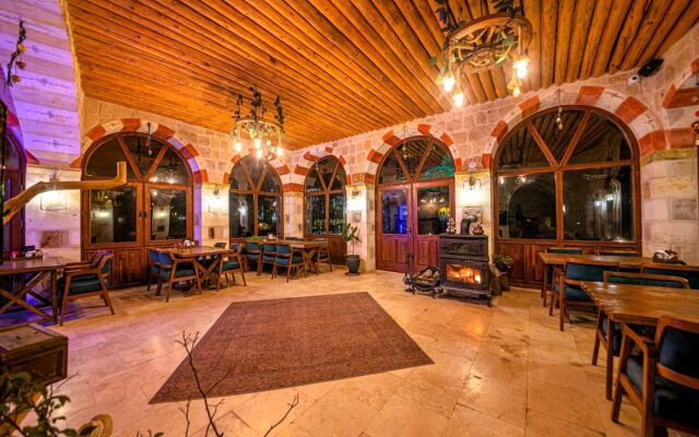 Capp Royal Cave Hotel