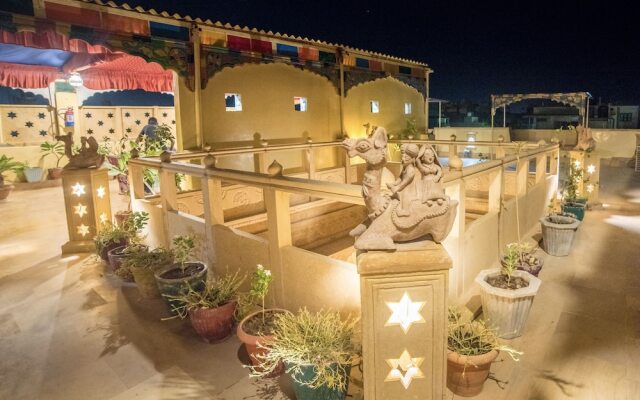 Jaisalmer Hostel Crowd