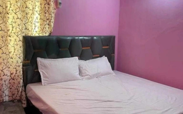 Spot On 88657 Hotel Dazi Star