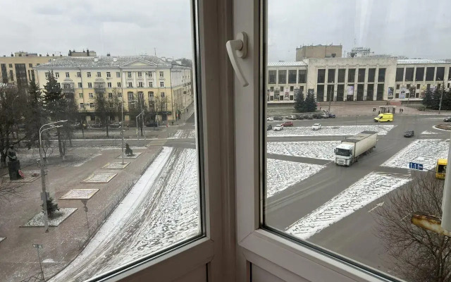Apartments on Lenin Avenue 37/73