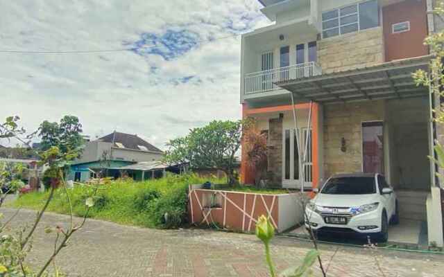 Villa Ratimaya B4 by N2K